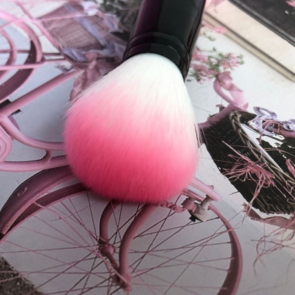 BRAND NEW Travel Size Cosmetic Pink Brush & Sponge Combo - Picture 2 of 5